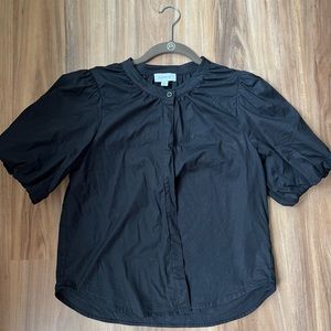 Evereve short sleeve button up blouse.